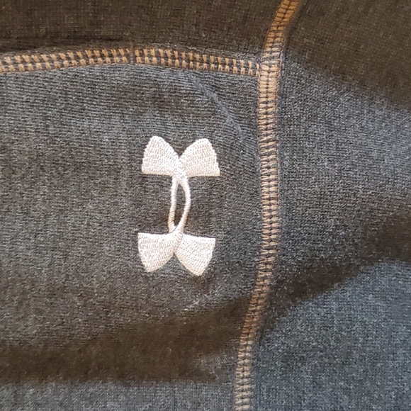 Under Armour Top hoodie. - Picture 3 of 13
